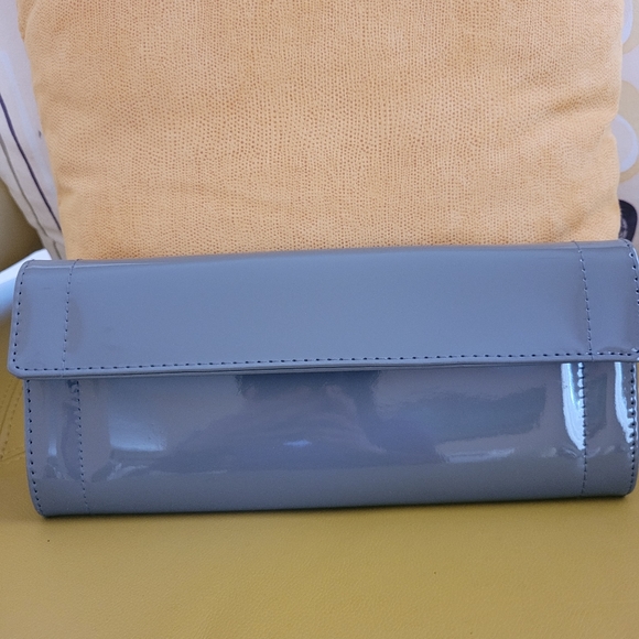 Clutch - Picture 3 of 3